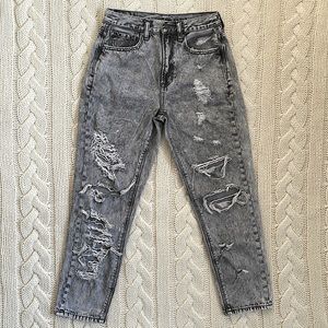 👖2 for $35👖 American Eagle Distressed Grey Denim Mom Jeans - SHORT